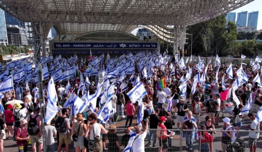 Kufizimi i autoritetit të Gjykatës së Lartë, mijëra izraelitë marshojnë kundër projektligjit për gjyqësorin