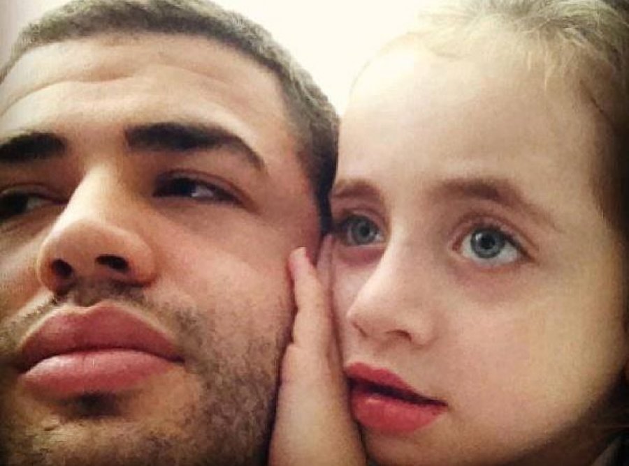 Noizy reagon për herë të parë për personin që shtirej në rrjete sociale si vajza e tij