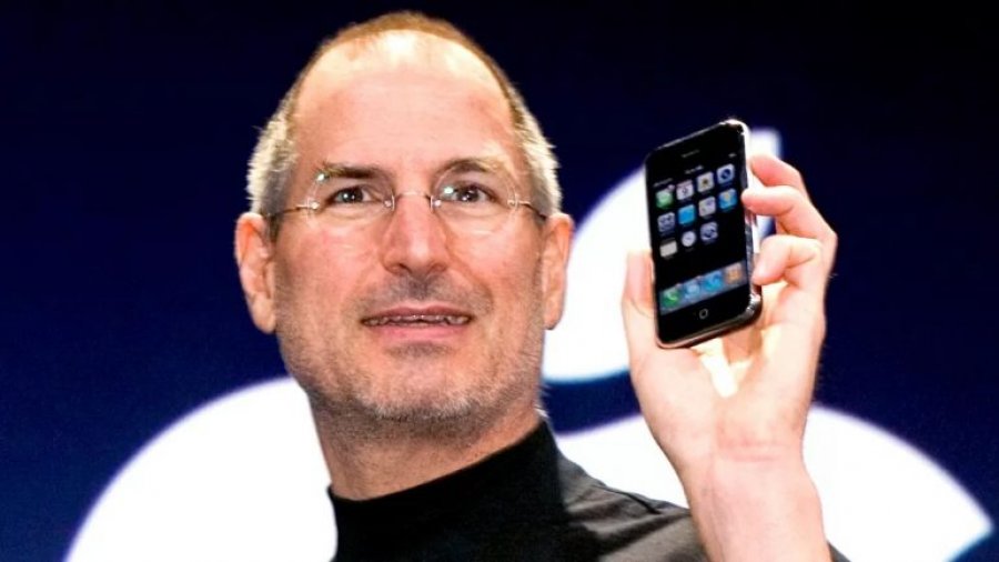 Shitet për 190 000 dollarë një iPhone i rrallë i vitit 2007