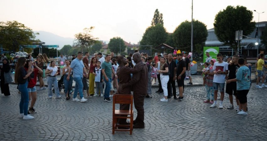 ‘Prizren Fest’ pushton hapësirat publike me shfaqje teatrore