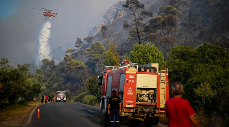 Zjarri në Korfuz, Karysto, Rodos/ Beteja vazhdon, po evakuohen banorët