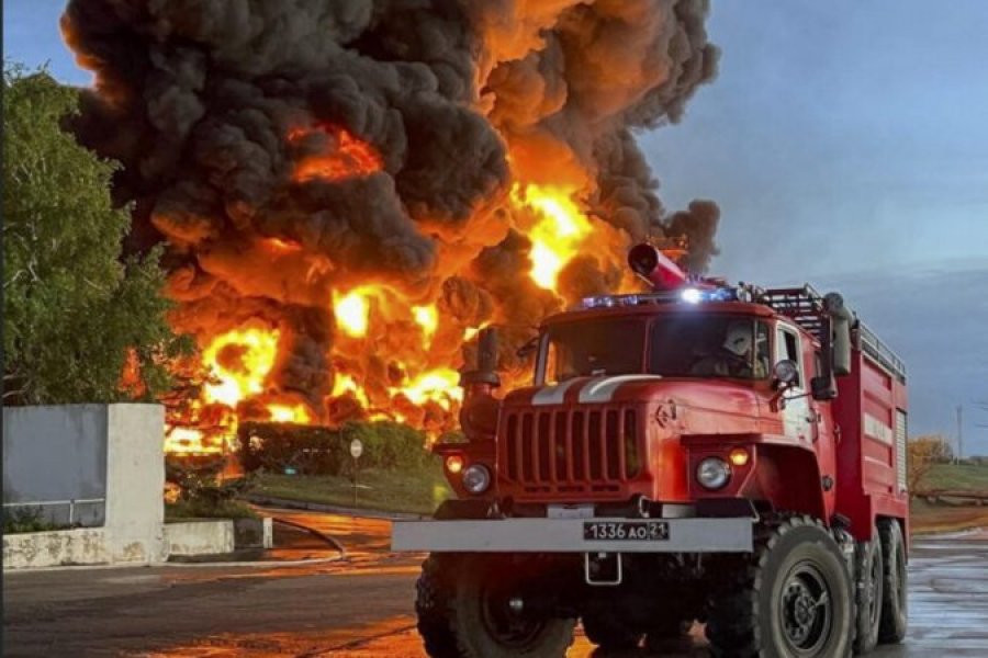 Dronet ruse hedhin në erën depon e municioneve në Krime, shkatërrohet dhe një magazinë drithërash në Odessa