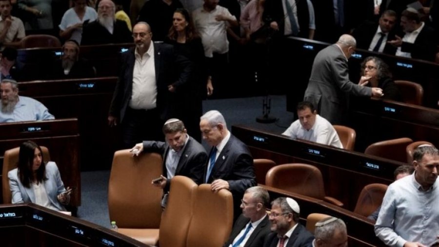 Netanyahu kalon reformën e gjyqësorit në parlament mes protestave të forta të opozitës