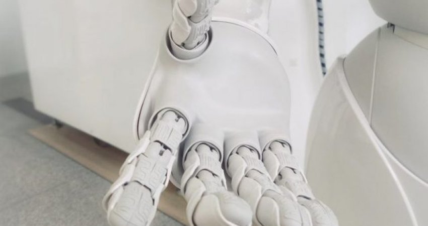 A mundet Inteligjenca Artificiale të zëvendësojë njeriun?
