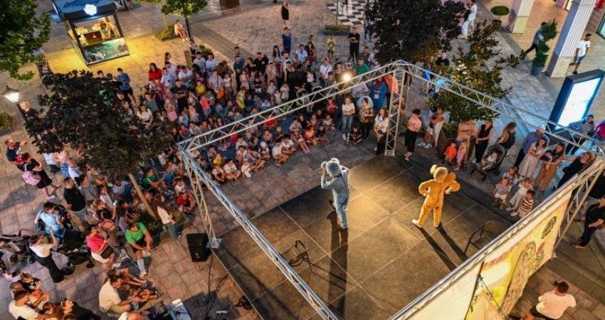Tragjedi e komedi bëhen bashkë në “Prizren Fest”