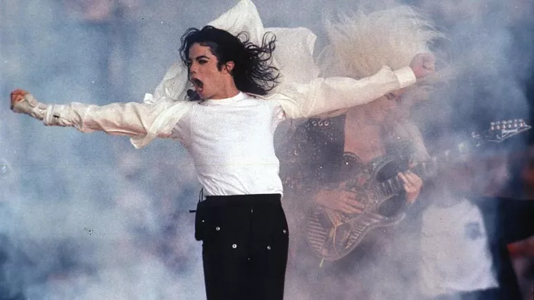 Ringjallen paditë ndaj Michael Jackson për abuzim seksual 