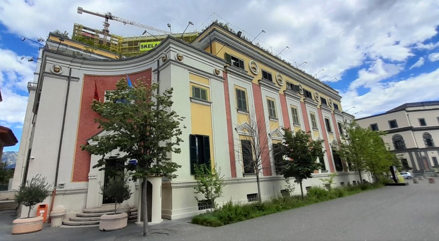 Lejet e ndërtimeve në Tiranë dhe shtrenjtimi i apartamenteve, fitime rekord bashkisë 