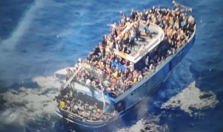 BE nis hetimin mbi Frontex për mbytjen tragjike të anijes me 600 emigrantë në Greqi