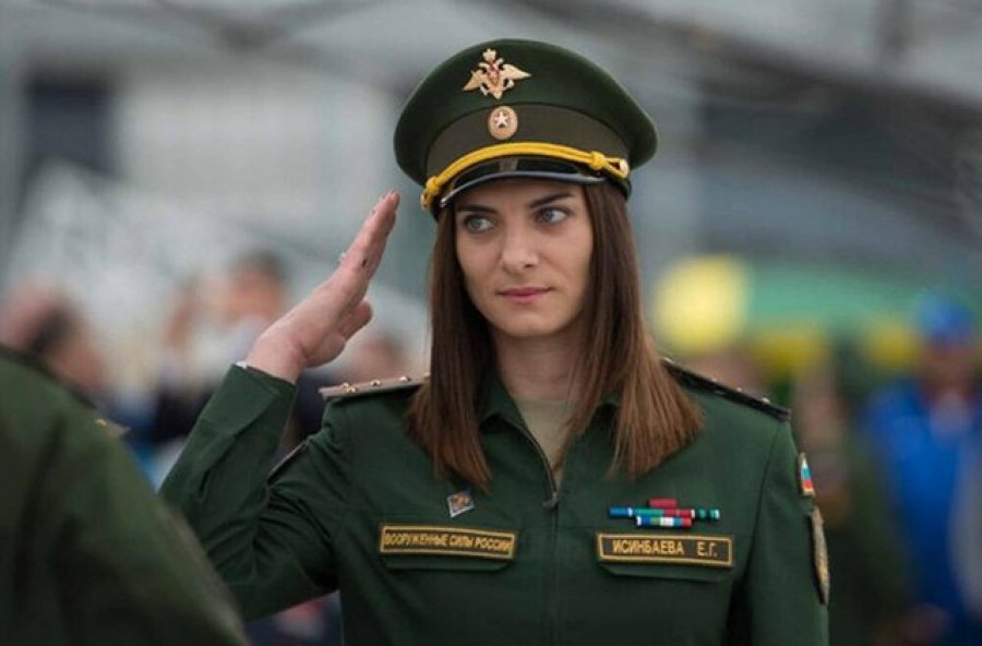 Putin përjashton nga ushtria ruse Yelena Isinbayevan, i heq gradën 'Major'