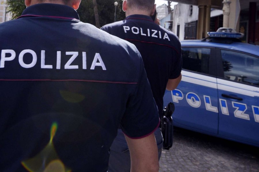 Babai e merr në Itali dhe e braktis, 15-vjeçari shqiptar kërkoi ndihmë në polici me ‘Google Translate’