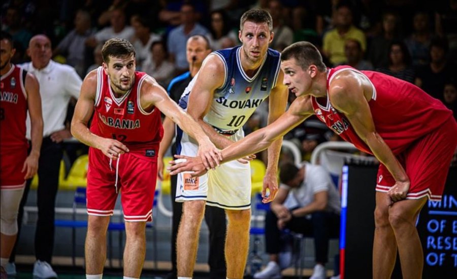 Eurobasket/ Tjetër humbje për Shqipërinë, kuqezinjtë pozicionohen në fund të grupit