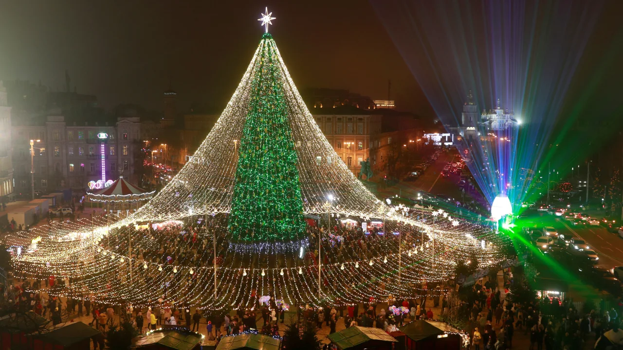 Distancim nga tradita ruse, Ukraina i zhvendos Krishtlindjet në 25 dhjetor
