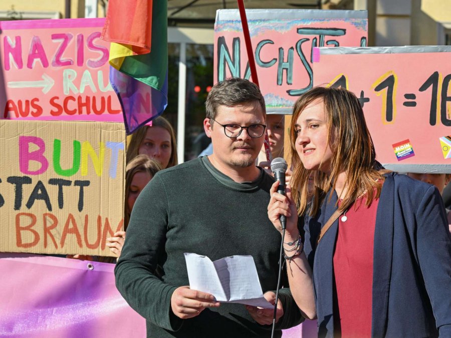 Dy mësues gjermanë i largojnë nga shkolla, pasi denoncuan sjelljet neonaziste të nxënësve të tyre