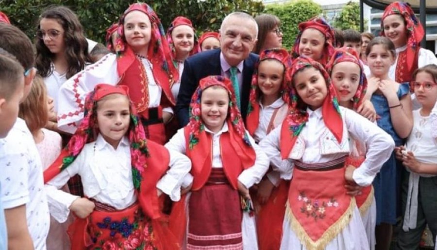1 Qershori, Meta uron fëmijët: Duam një Shqipëri të sigurtë dhe të bekuar për të ardhmen e tyre