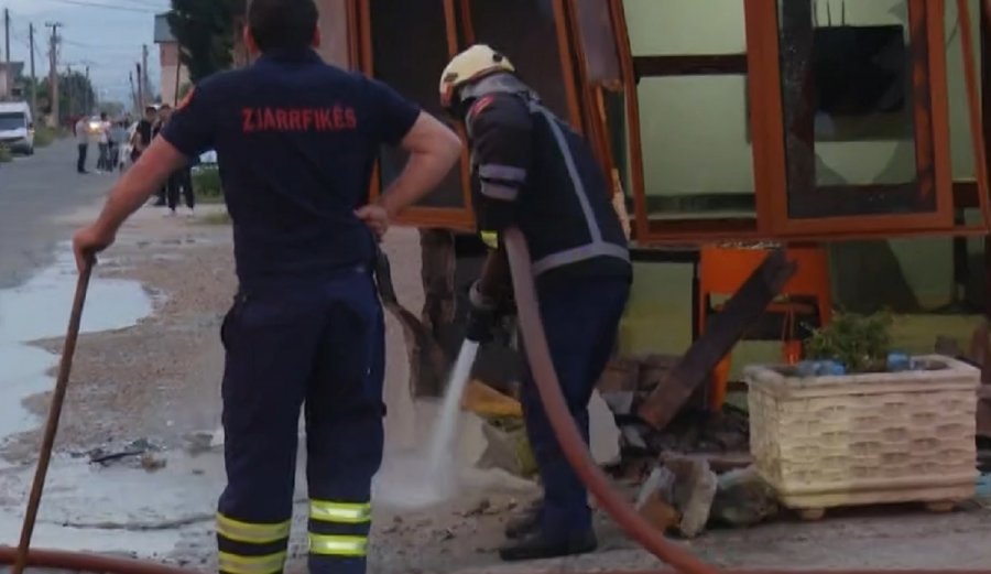 Aksidenti fatal në Tiranë: I vogli ndodhej në lokalin e babait, kur makina goditi murin bashkë me të