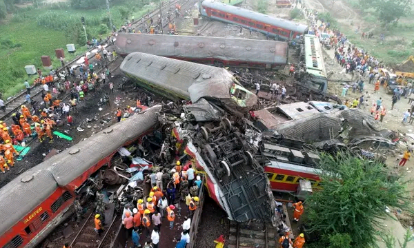 Aksidenti tragjik i trenave me 288 viktima në Indi, kryeministri: Fajtorët do vendosen para drejtësisë 