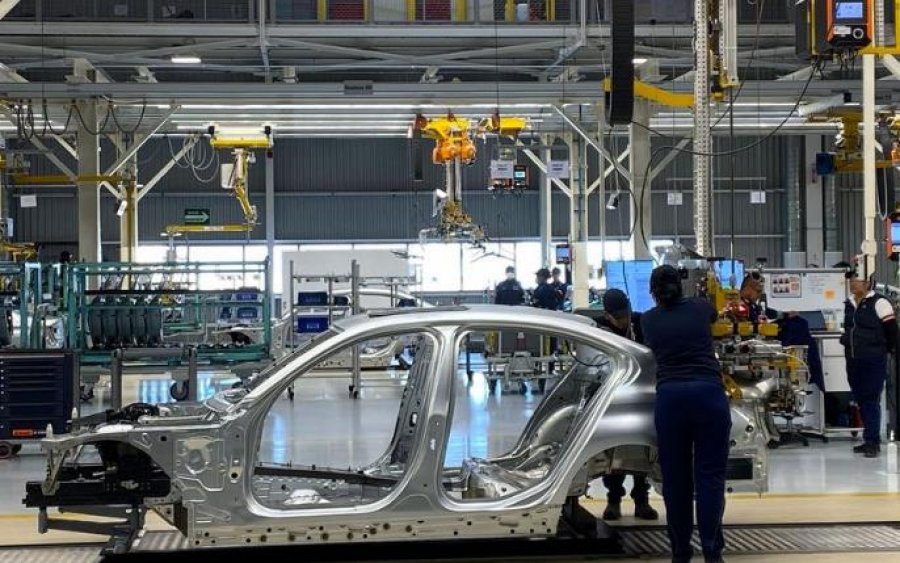 Britania: 800.000 vende pune në industrinë e automjeteve në rrezik