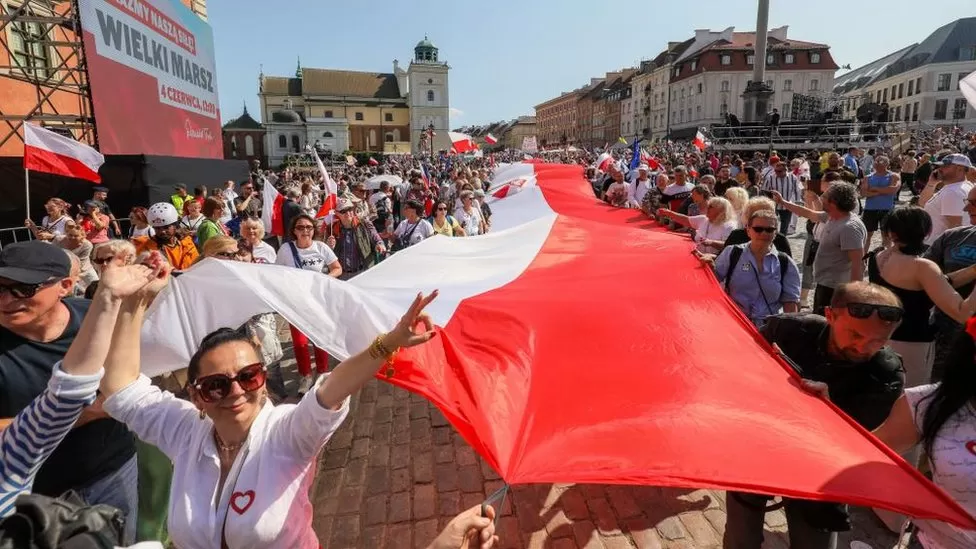 Opozita polake mban protestën më të madhe kundër qeverisë 