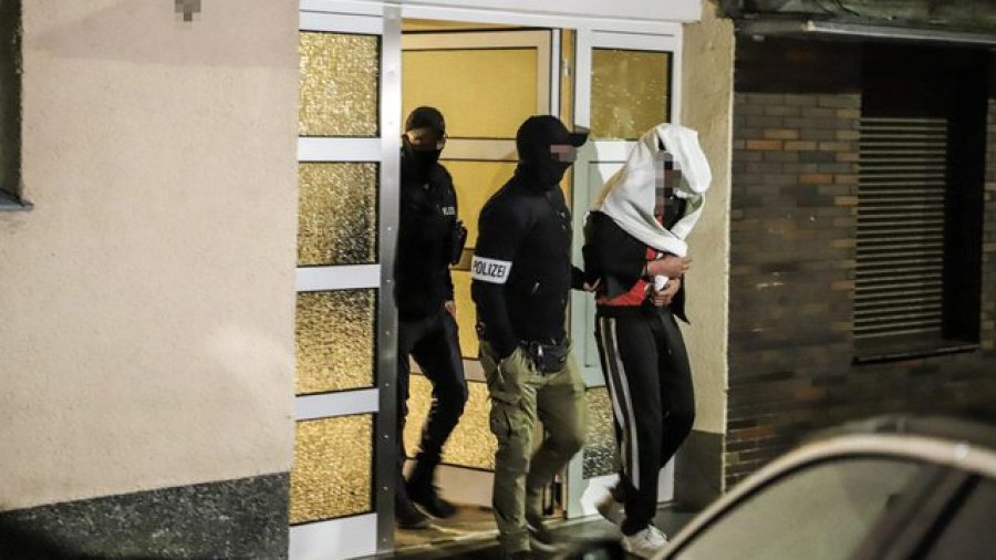 EMRAT/ Shkatërrohet grupi kriminal i lidhur me 'Ndraghetën', 15 shqiptarë të arrestuar