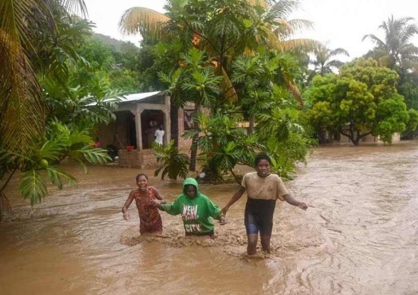 Dhjetëra të vdekur nga përmbytjet në Haiti