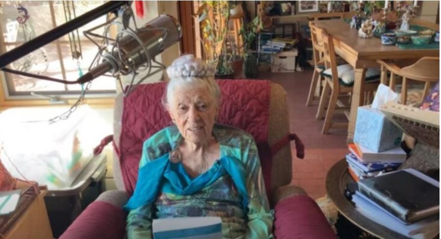 Sot është 102-vjeçe, gruaja u divorcua në moshën 70-vjeçare, pasi burri e tradhtoi me një tjetër