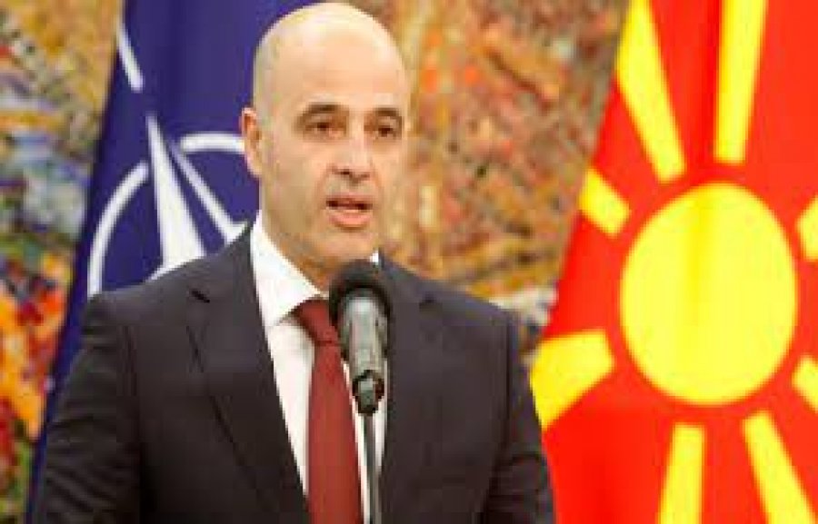 Mazhoranca i jep 5 ministri opozitës, shqiptarët jashtë qeverisë. Ç’po ndodh në RMV