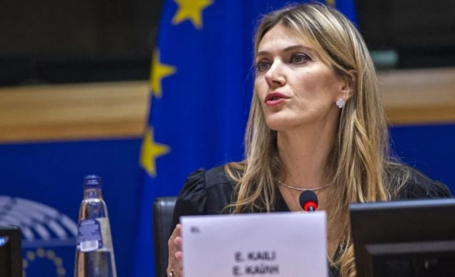 U arrestua për korrupsion, eurodeputetja Eva Kaili rikthehet në PE
