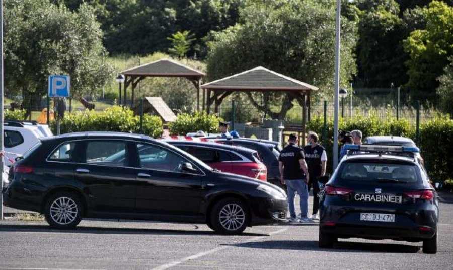 E rëndë në Romë, babai polic harron në makinë foshnjën 11-muajshe, gjendet e vdekur nga e ëma