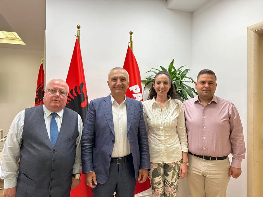 Meta takohet me këshilltarët bashkiak të PL-së në Tiranë: Të fillojë menjëherë llogaridhënia