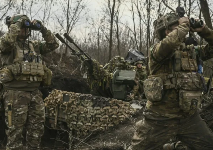 Forcat ukrainase po tentojnë të çajnë pozicionet ruse. Betejë jashtëzakonisht e vështirë