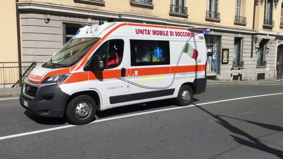Aksident i rëndë në Itali, shqiptari përplas me makinë nënën dhe foshnjën 8-muajshe
