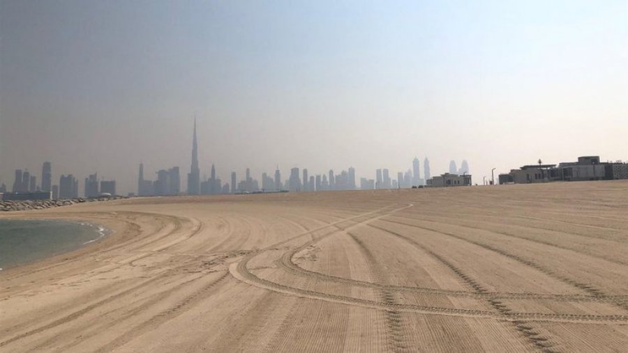 Pse një copë toke e zbrazët me rërë u shit për $34 milionë