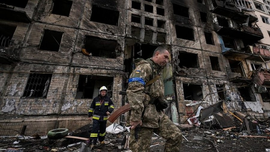 Dy të plagosur në rajonin e Kievit pas sulmit me raketa