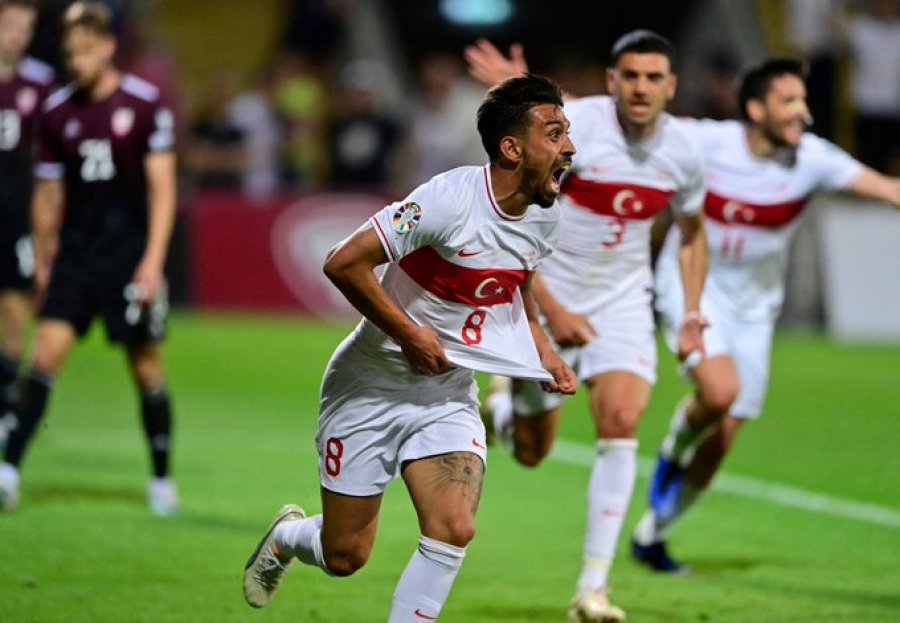 Në një fund tronditës, Turqia festoi në minutën e 96-të, Maqedonia e Veriut shtanget nga Ukraina në Shkup