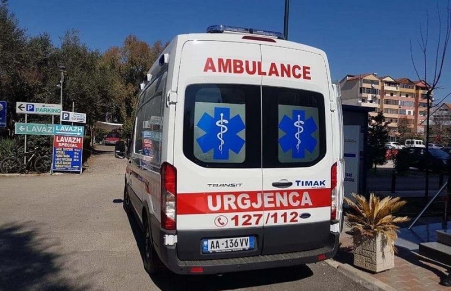 Aksident i rëndë në autostradën Tiranë-Durrës, ‘BMW’-ja humb kontrollin, vdes i riu, plagosen dy të tjerë