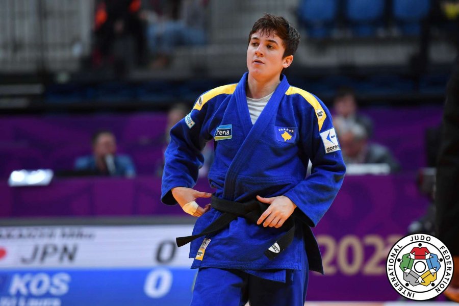 Kosovës i shtohet një tjetër medalje, Laura Fazliu fiton të bronztën në Grand Slamin e Kazakistanit