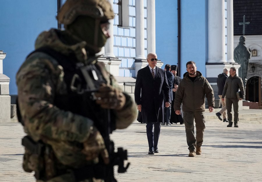 Presidenti Biden është i hapur për të hequr një pengesë për anëtarësimin e Ukrainës në NATO