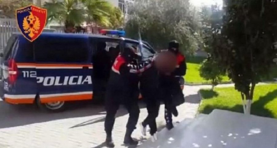 Aksidenti me vdekje në Tiranë, arrestohet shoferi, në pranga dhe dy drejtues të tjerë