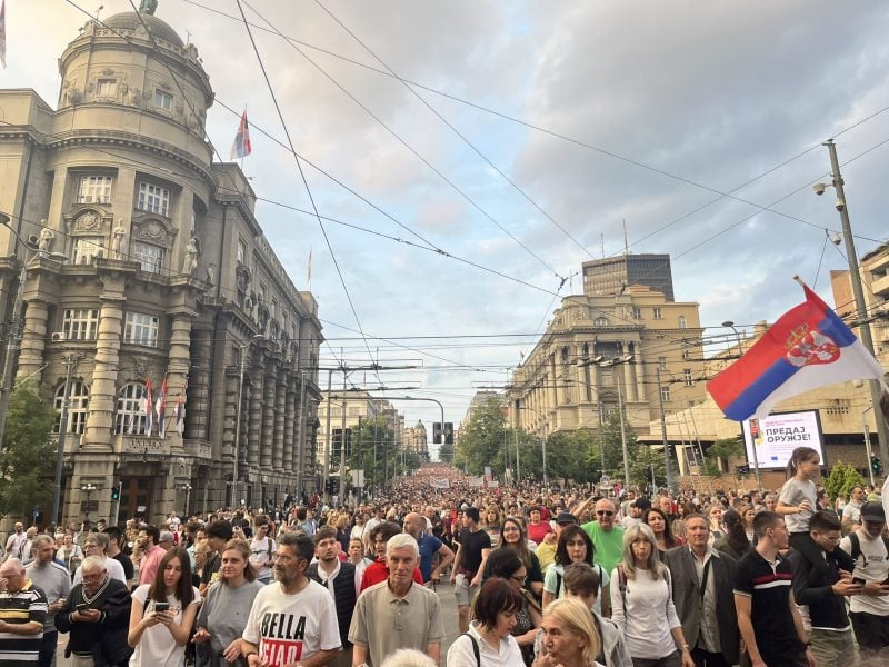 Protesta masive në Beograd - kërkohet dorëheqja e Presidentit Vuçiç