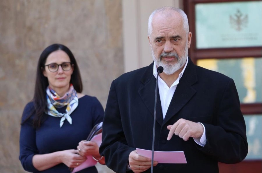 Familja e ministres së Financave padit lejen e firmosur nga Edi Rama 