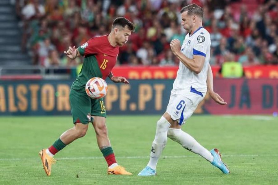 VIDEO/ E papranueshme, tifozët e Portugalisë vërshëllejnë lojtarin e tyre, përgjigja erdhi edhe nga Porto
