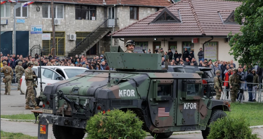 Policia gjen armë dhe municione në një shtëpi të pabanuar në Leposaviq