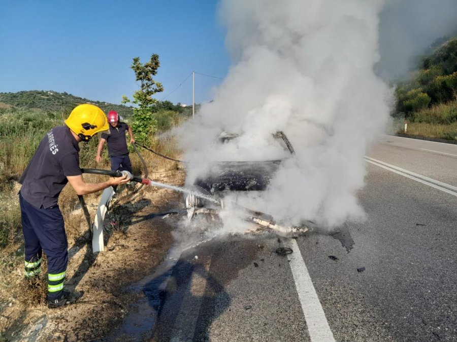 Shpërthen në flakë gjatë ecjes makina në aksin Levan-Tepelenë, shoferi arrin të dalë në kohë pa u lënduar        