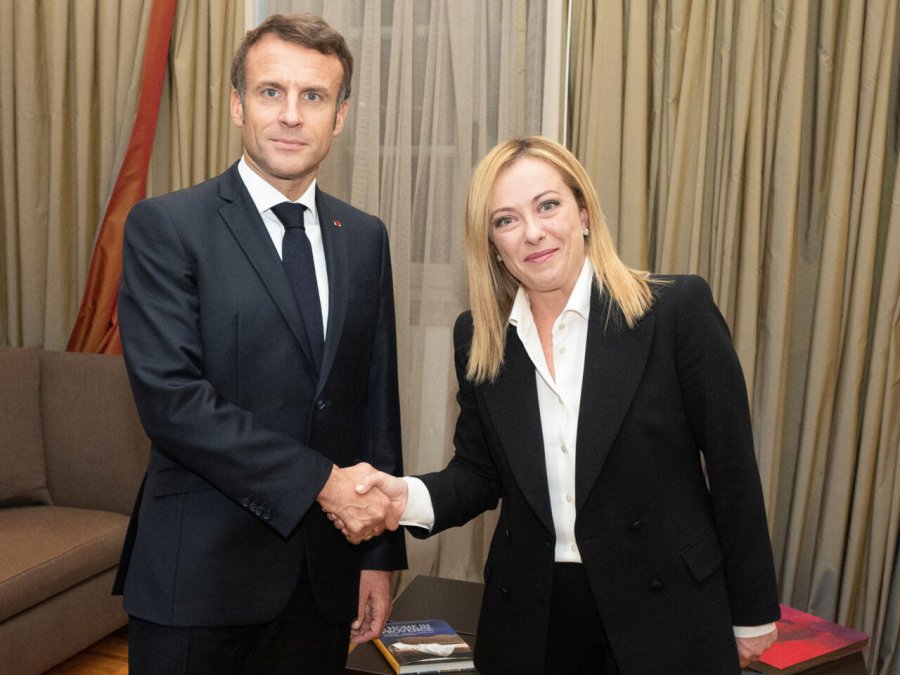 Macron takim me Melonin: Franca dhe Italia duhet të vazhdojnë mbështetjen ushtarake për Ukrainën