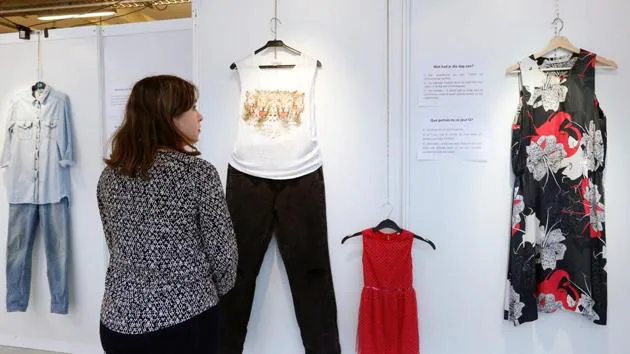 'Çfarë kishe veshur?' - Hapet në Bruksel ekspozita me veshjet e grave të dhunuara seksualisht