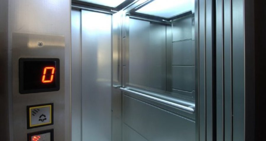 Gjirokastër/ Shkëputet ashensori, raportohet për një person të bllokuar