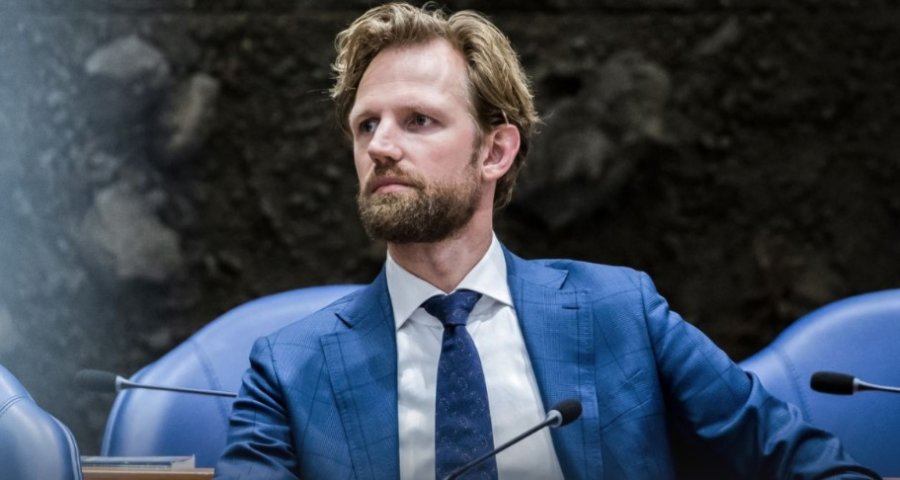 Bullizonte vartësit, dorëhiqet ministri holandez i Arsimit