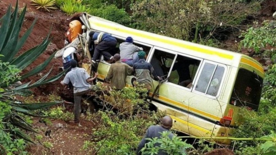 5 të vdekur pasi autobusi bie në një grykë në Tanzaninë jugore