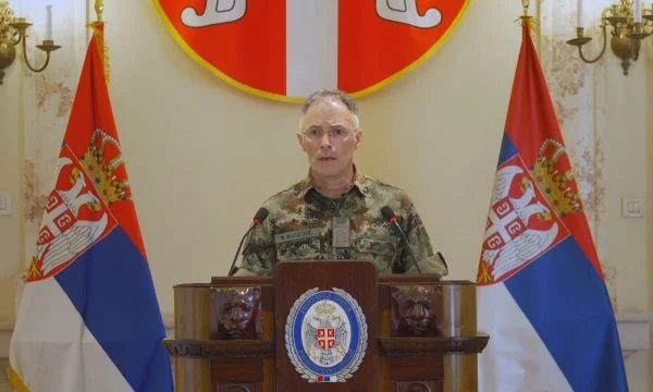 Vuçiç nxjerr Shefin e Shtabit të Ushtrisë të kërcënojë Kosovën