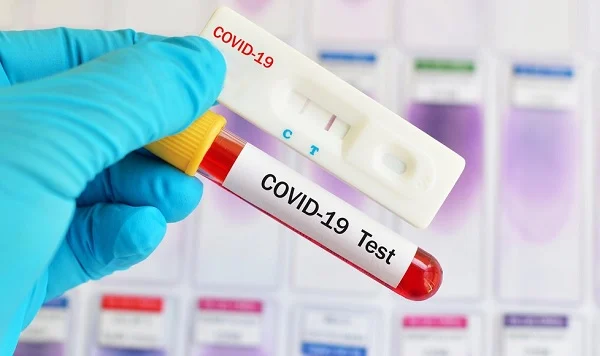Rriten rastet me Covid-19 në SHBA, shkencëtarët: Vaksinat ju mbrojnë edhe nga varanti i ri